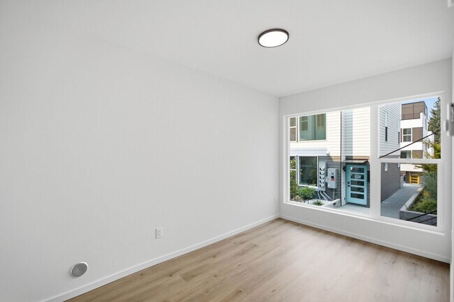 Building Photo - 12512 C 35th Ave NE