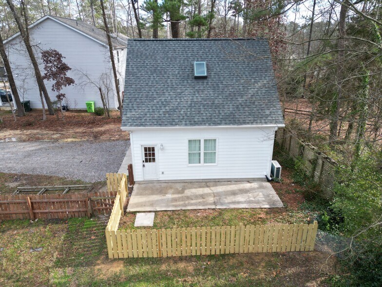 Building Photo - 3100 Dogwood Dr