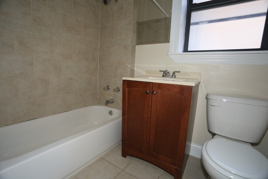 Building Photo - 1314 N Dearborn St