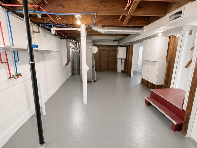 Building Photo - 5218 Fletcher St