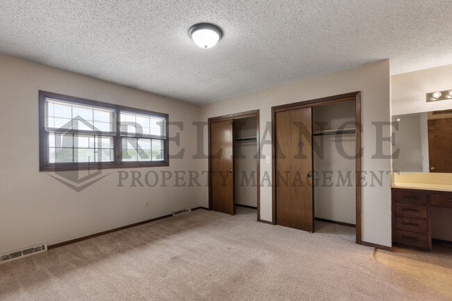 Building Photo - 2241 S White Oak Dr