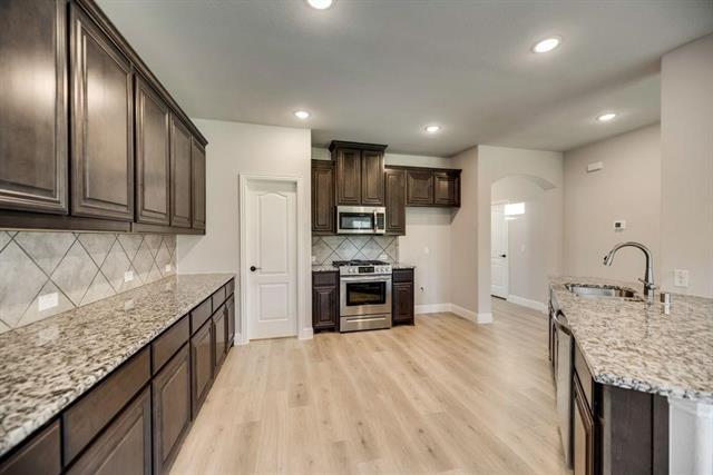 Building Photo - 1401 Thrasher Dr