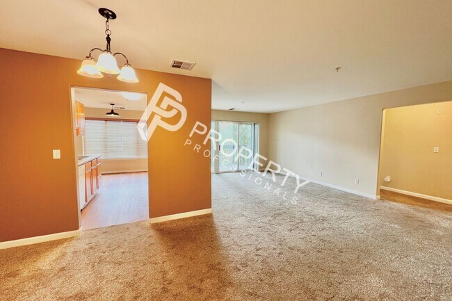 Building Photo - 796 Castle Valley Blvd