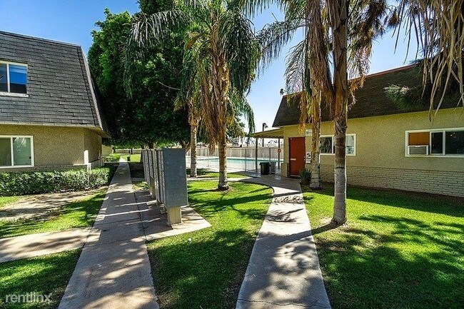 Building Photo - 82435 Requa Ave