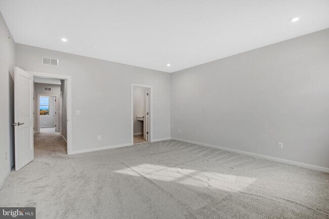 Building Photo - 222 Petite Sirah Terrace SE