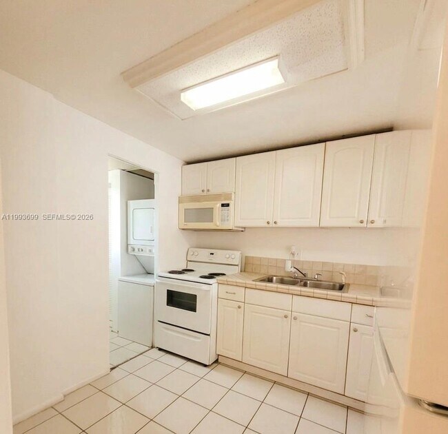 Building Photo - 7900 S Colony Cir