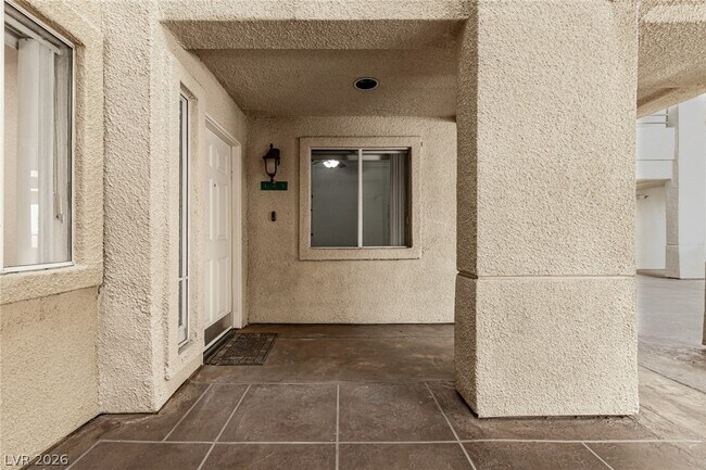 Building Photo - 210 E Flamingo Rd