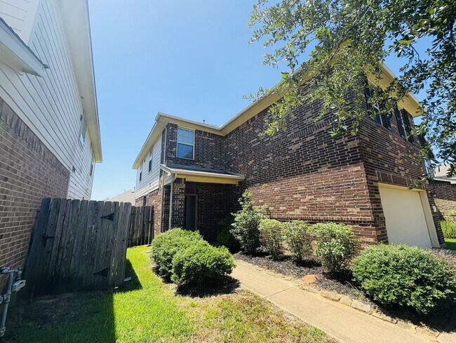 Building Photo - Cozy and well-kept 4 beds rental home in Houston