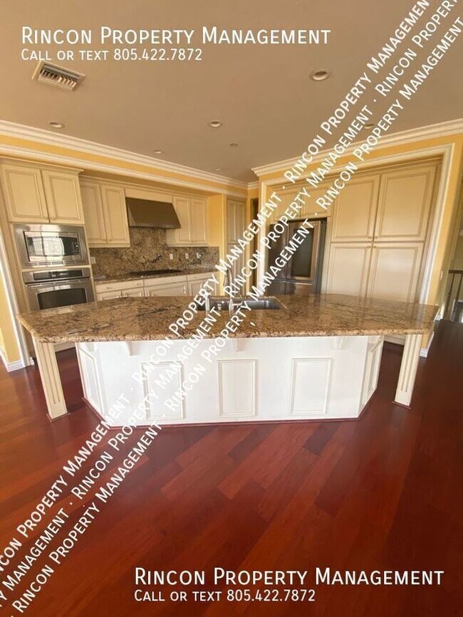 Building Photo - Elegant Long Term Large Home Rental - Load...