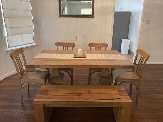 Building Photo - Great short term stay property! Nightly to monthly stays available!!