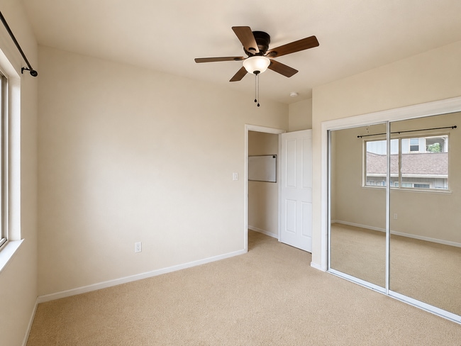Building Photo - 217 Hooulu Ln