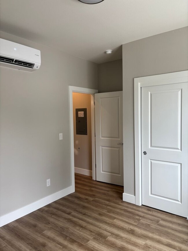 Building Photo - Brand New- Single Level 1 Bedroom