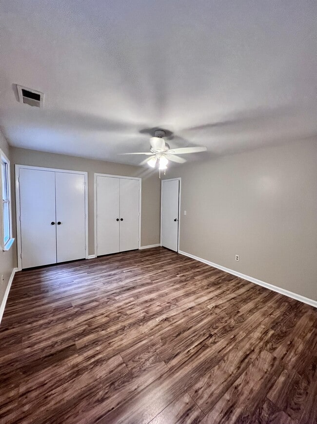 Building Photo - 8326 Summerglen Cir