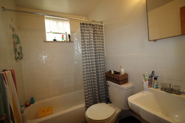 Building Photo - Great Condo near downtown Fort Collins