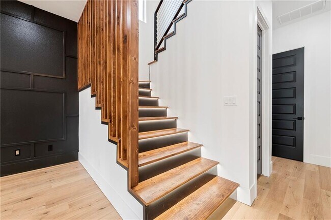 Building Photo - 4413 S 88th St