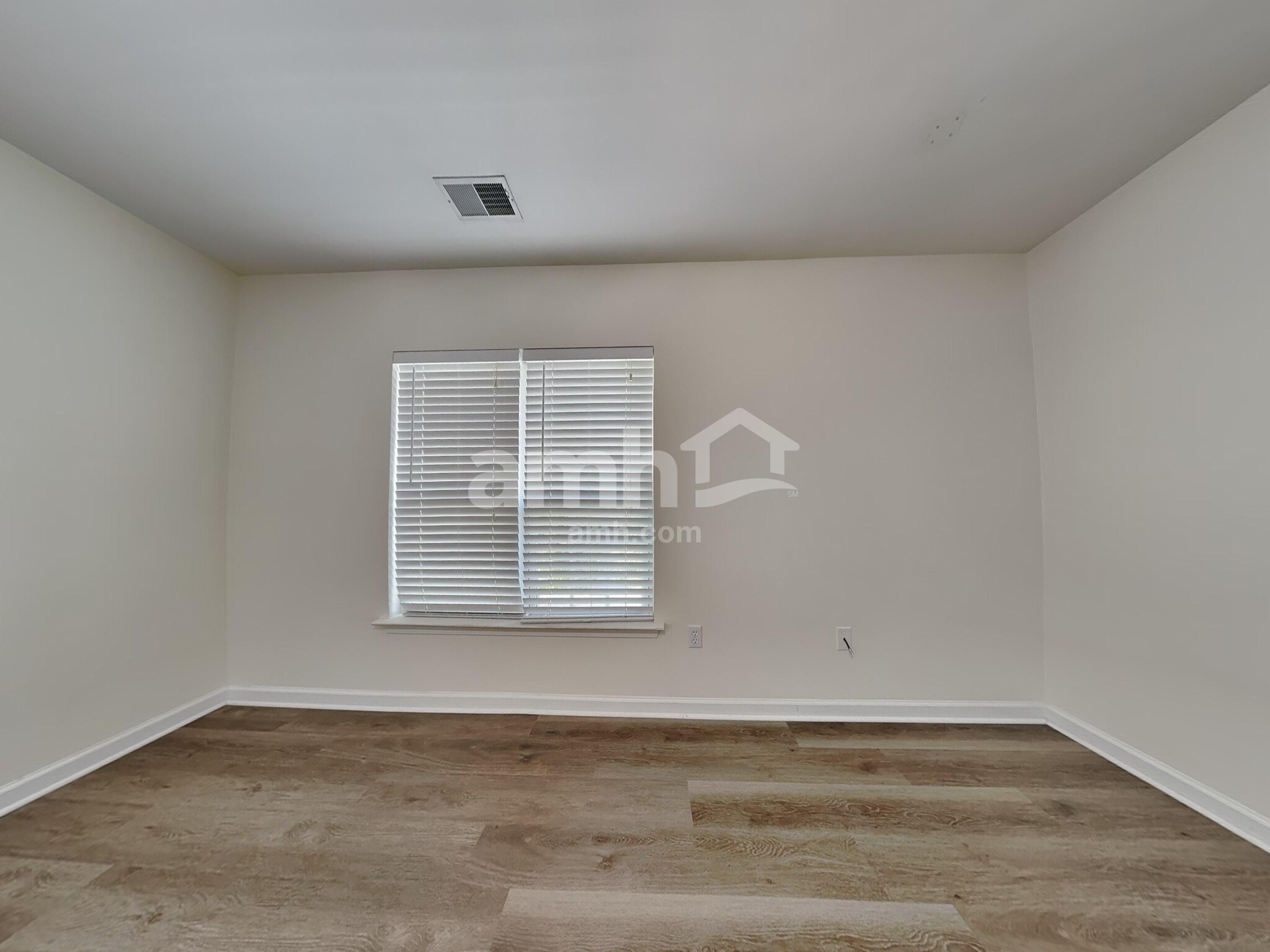 Building Photo - 97 Pine Ridge Dr
