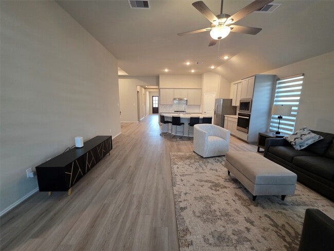 Building Photo - 13810 San Pasqual Pointe Dr