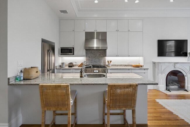 Building Photo - 101 Beacon St