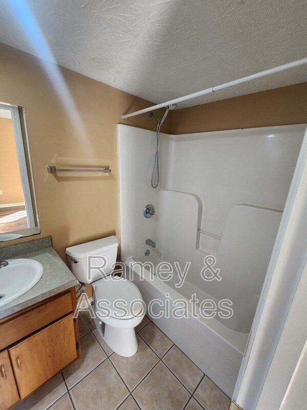 Building Photo - 219 Highland Blvd