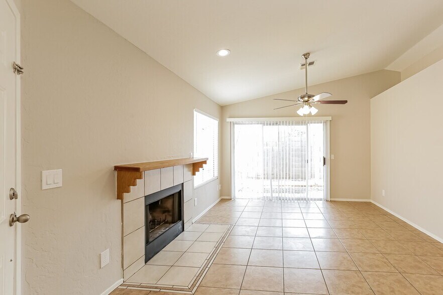 Building Photo - 4169 E Pecan Rd