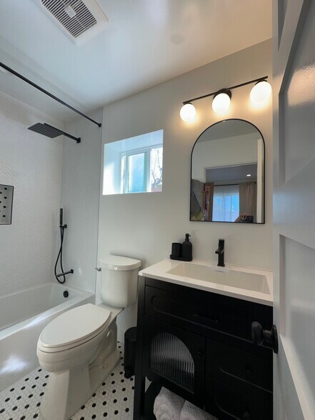 Building Photo - 5106 Cimarron St