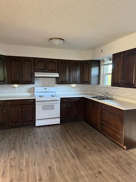 Building Photo - 7602 Elton St