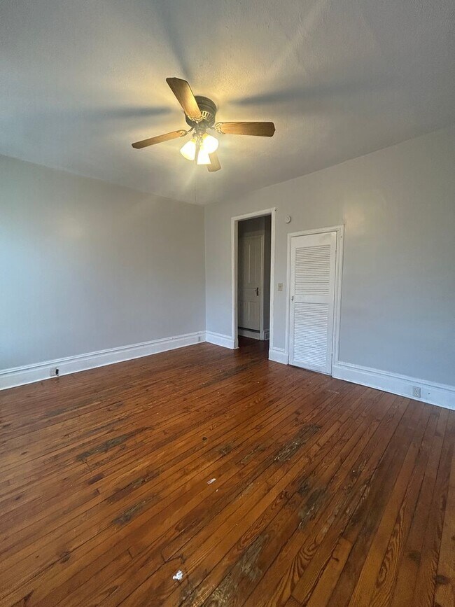 Building Photo - 222 Harris St