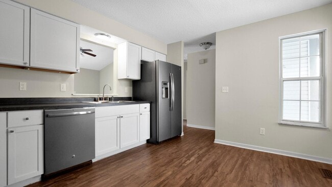 Building Photo - 4452 Trindel Way