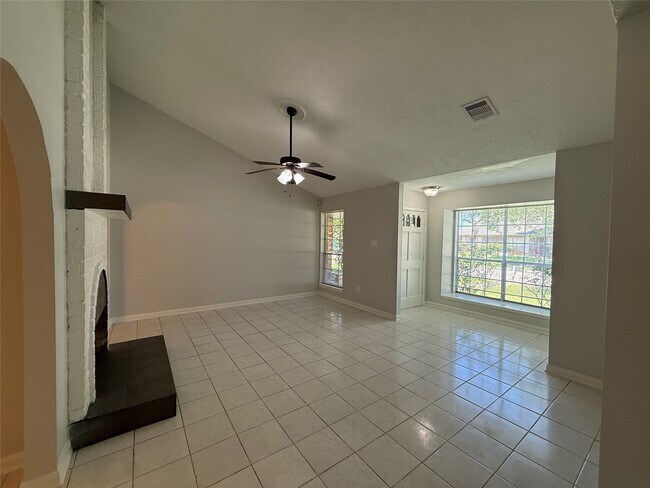 Building Photo - 9503 Homeland Dr