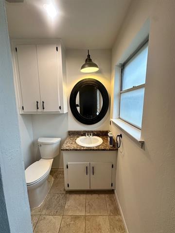 Building Photo - 1017 Calcutta St