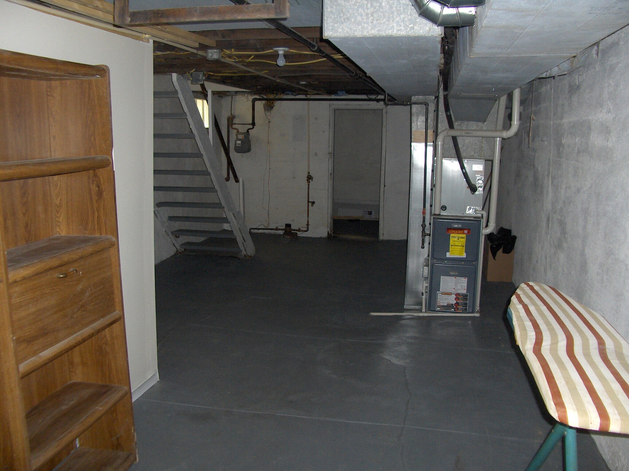 Clean basement Free Washer & Dryer - 2360 Chickasaw St
