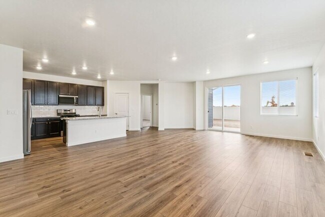 Building Photo - 7877 E Beaufort St