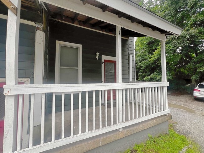 Primary Photo - 15 Woodstock Ave
