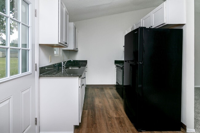 Building Photo - 1207 Middleneck Dr