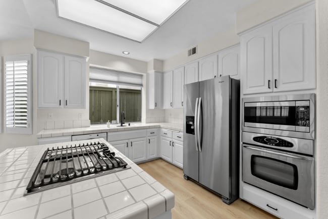 Building Photo - 1541 Sapphire Ln