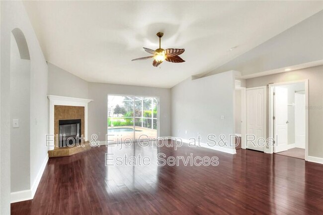 Building Photo - 6562 Evergreen Park Dr