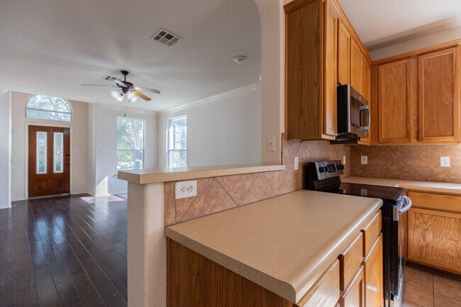 Building Photo - 509 Foxford Run Dr