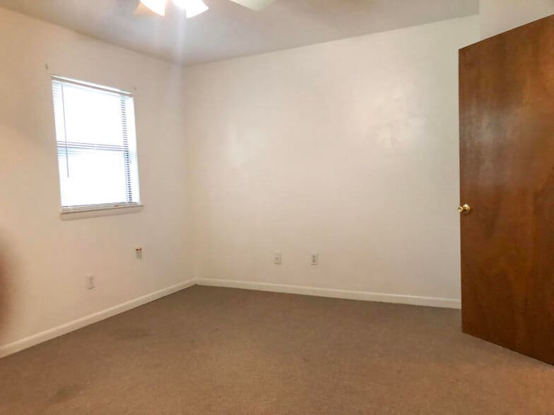 Second bedroom - 696 Tyner St