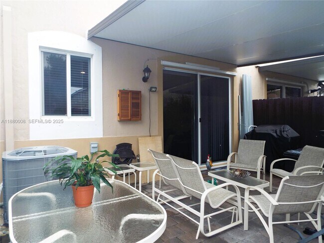 Building Photo - 2363 SE 11th St