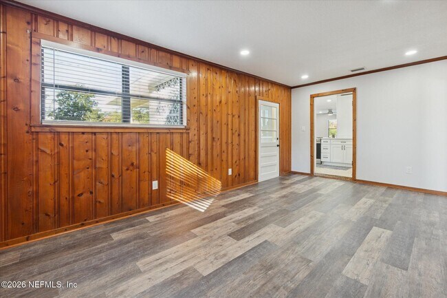 Building Photo - 863 Westgate Dr