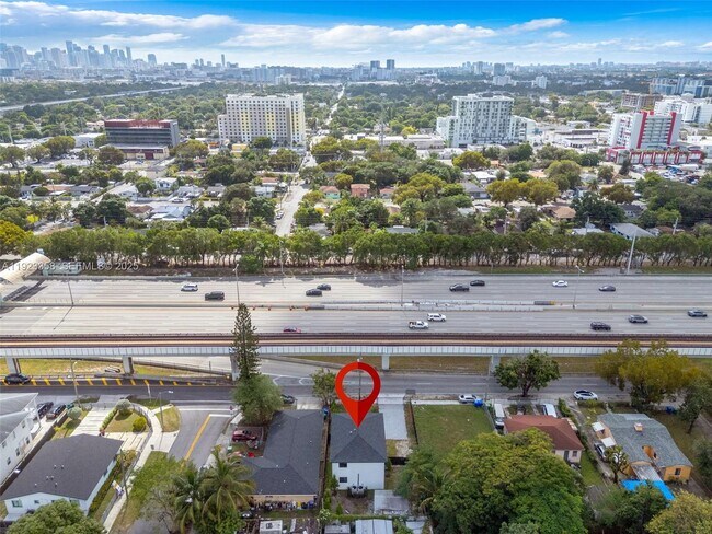 Building Photo - 1411 NW 40th St