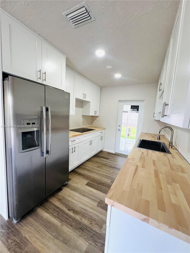 Building Photo - 15530 SW 295th Terrace