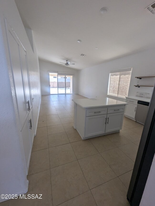 Building Photo - 12122 N Sterling Ave