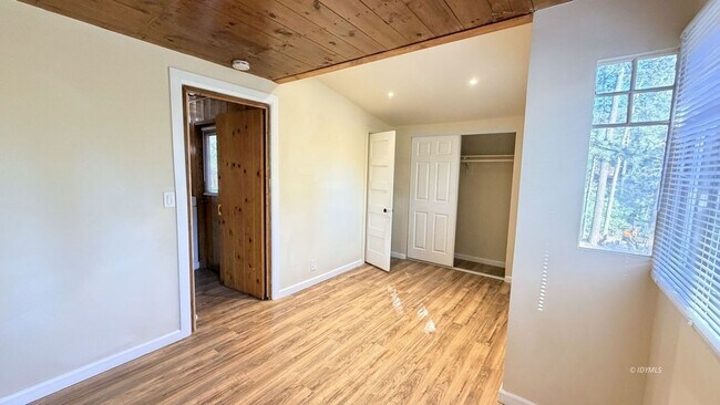 Building Photo - 54365 Pine Crest Ave