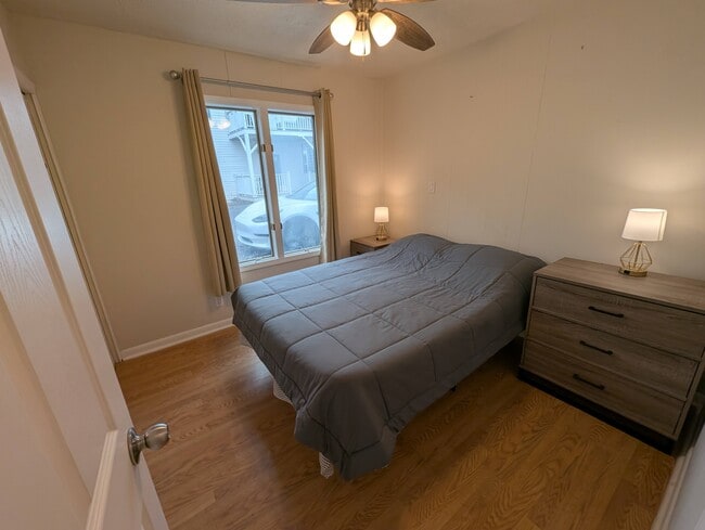 Building Photo - 5-25 Woodrow Ave