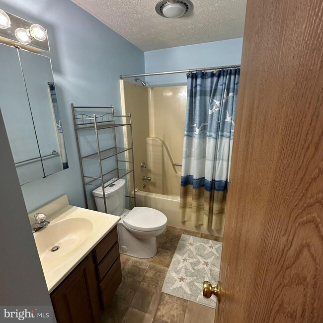 Building Photo - 1088 Westgate Dr