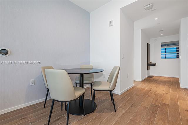 Building Photo - 398 NE 5th St