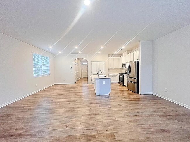 Building Photo - 211 Stellate Pl