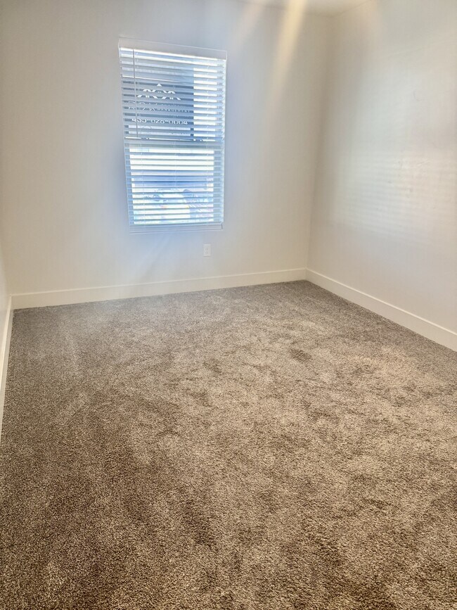 Building Photo - 3104 S Relic Ridge Dr