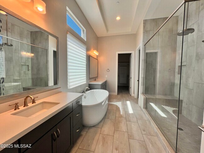 Building Photo - 14205 N Stone View Pl